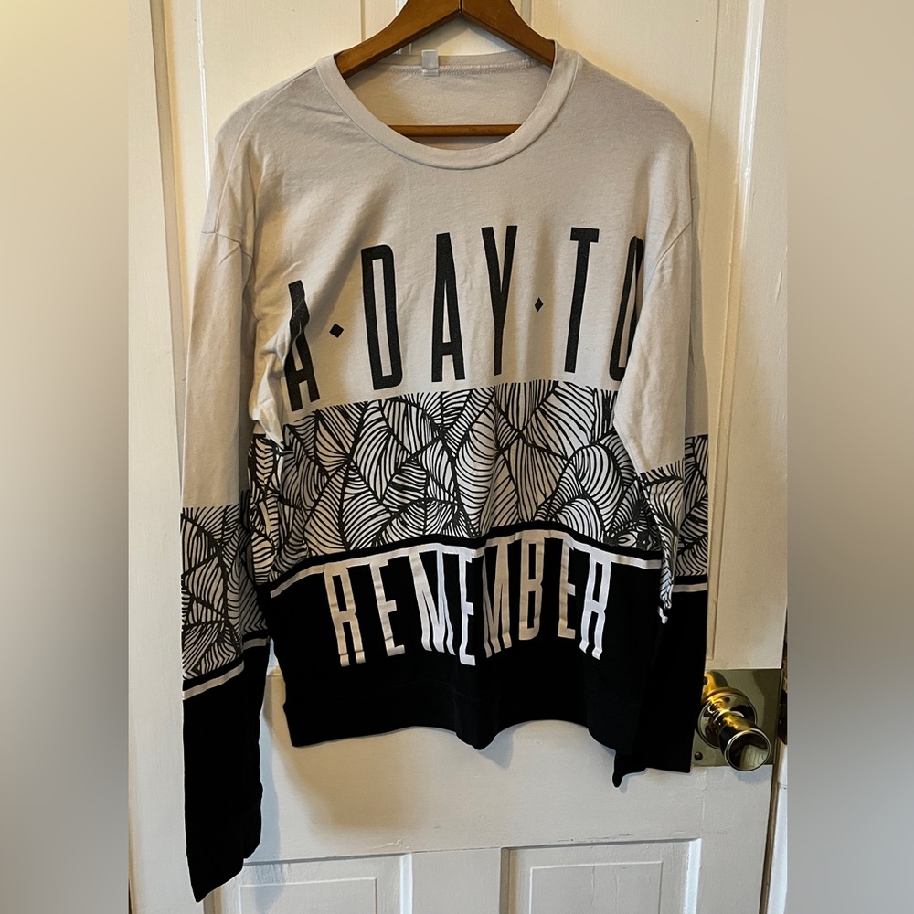 A Day to Remember long sleeve band tshirt / black & white limited edition